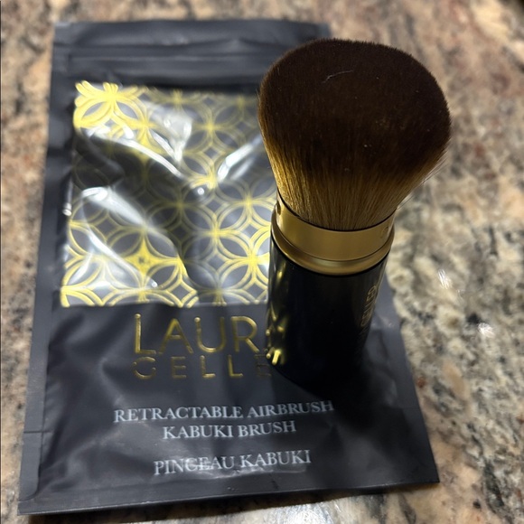 Laura Geller Color Correcting Foundation w/ Kabuki retractable Brush shade Med - Picture 6 of 9